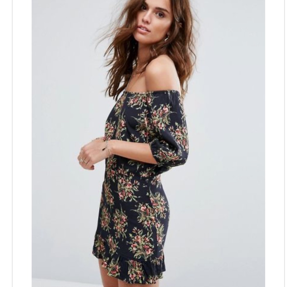 Flynn Skye Off The Shoulder Floral Mini Dress